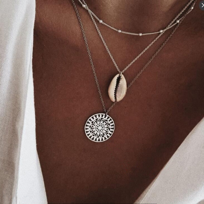 Shell Pattern Pendant Necklaces